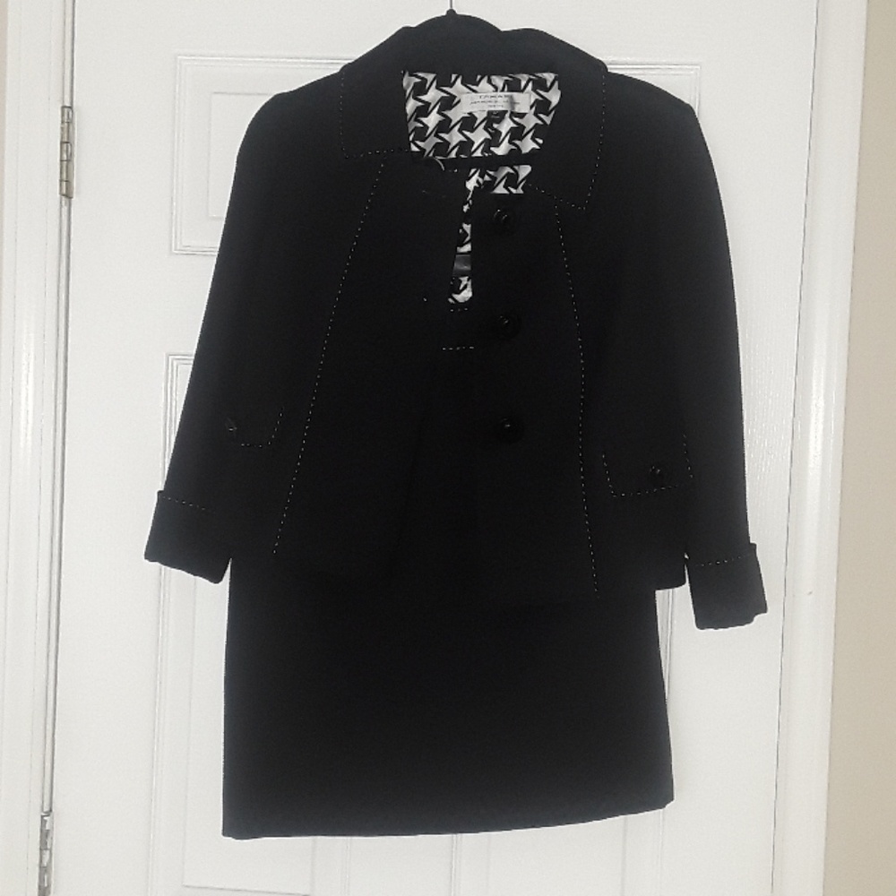 Sold Nwt tahari black suit w.skirt 4p